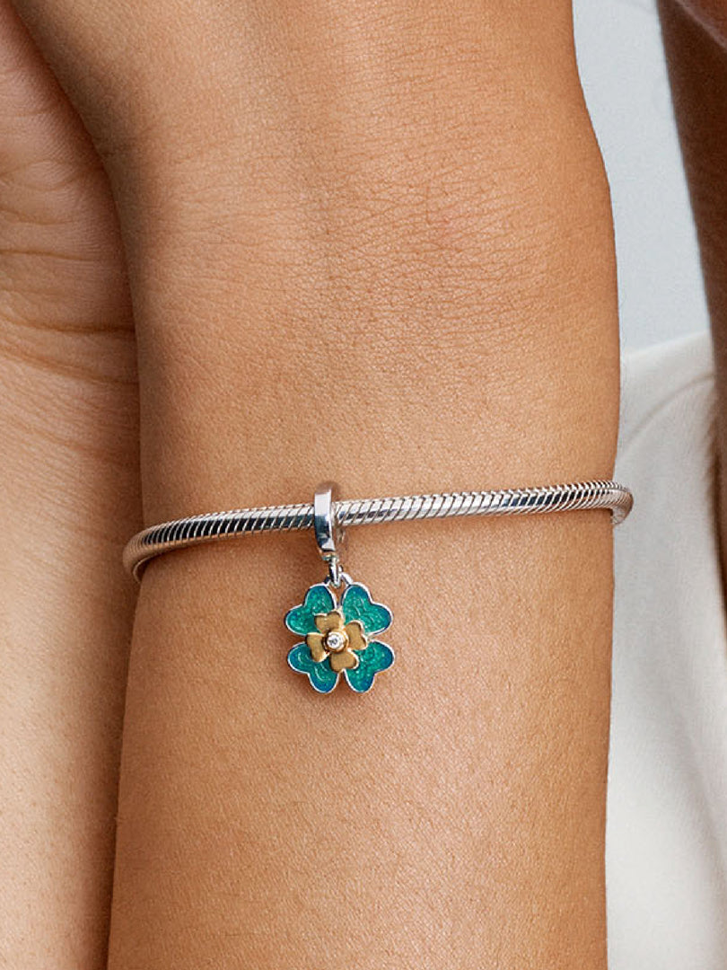 Charm Colgante con Diamante Creado en Laboratorio Trébol de Cuatro Hojas